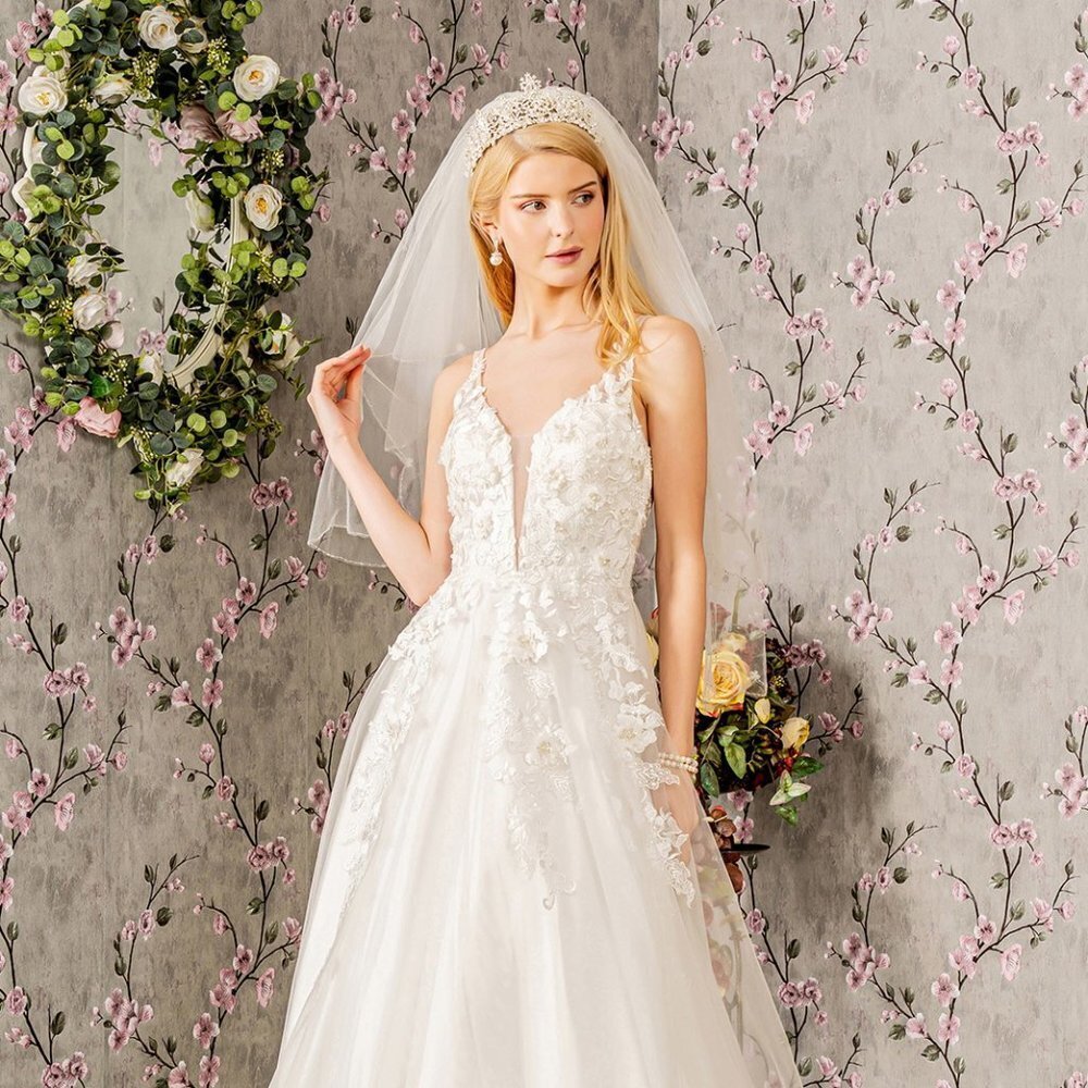 NEW FORMAL A-LINE SLEEVELESS WEDDING GOWN EMBROIDERED WITH FLORAL LACE GL3269